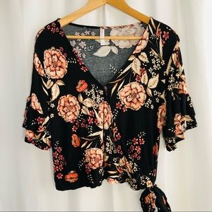 XHILARATION floral wrap top large